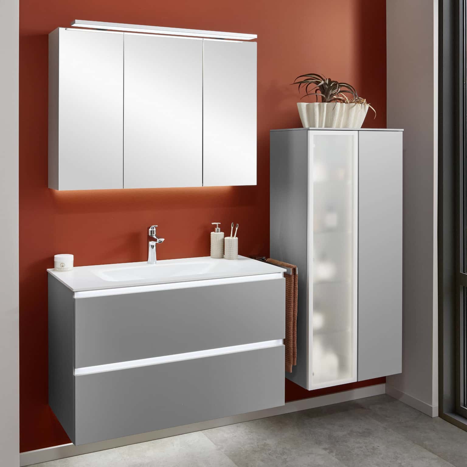 Nobilia Bad Midischrank mattes Glas