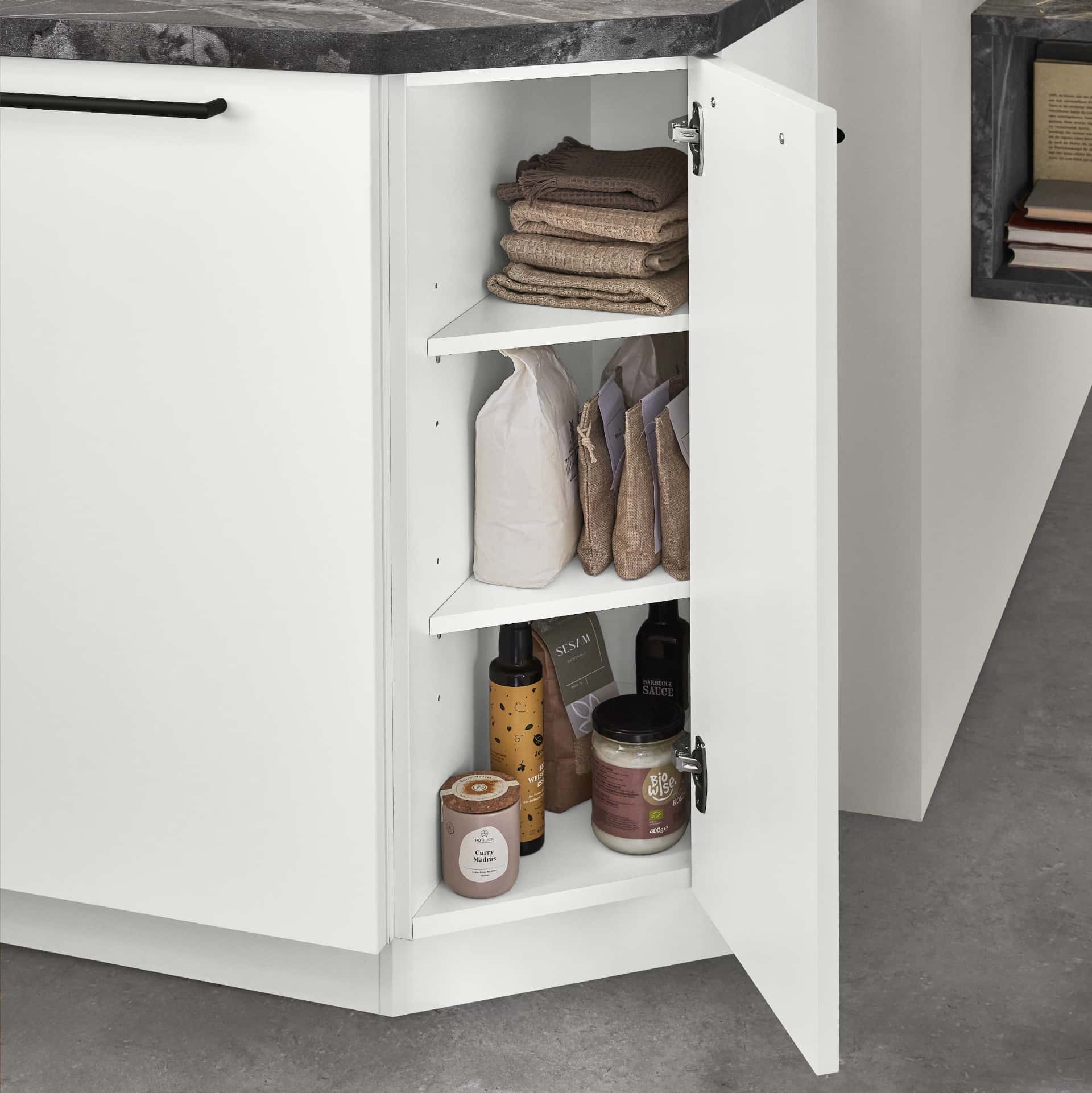 Nobilia Diagonaler Unterschrank mit Drehtür