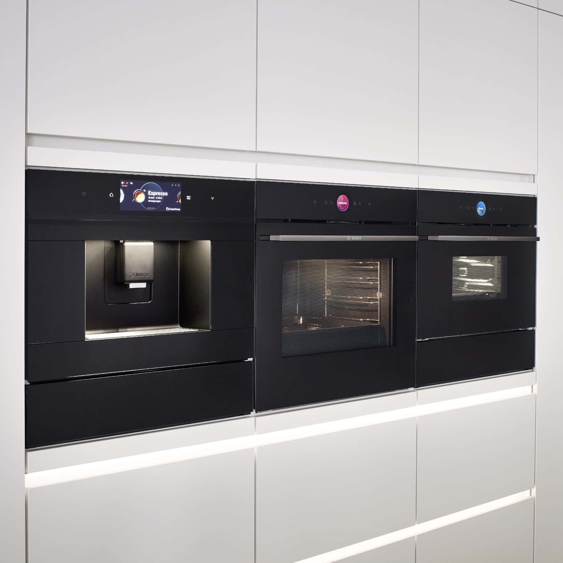 Nobilia Hochschrank E-Geräte - Linenführung 